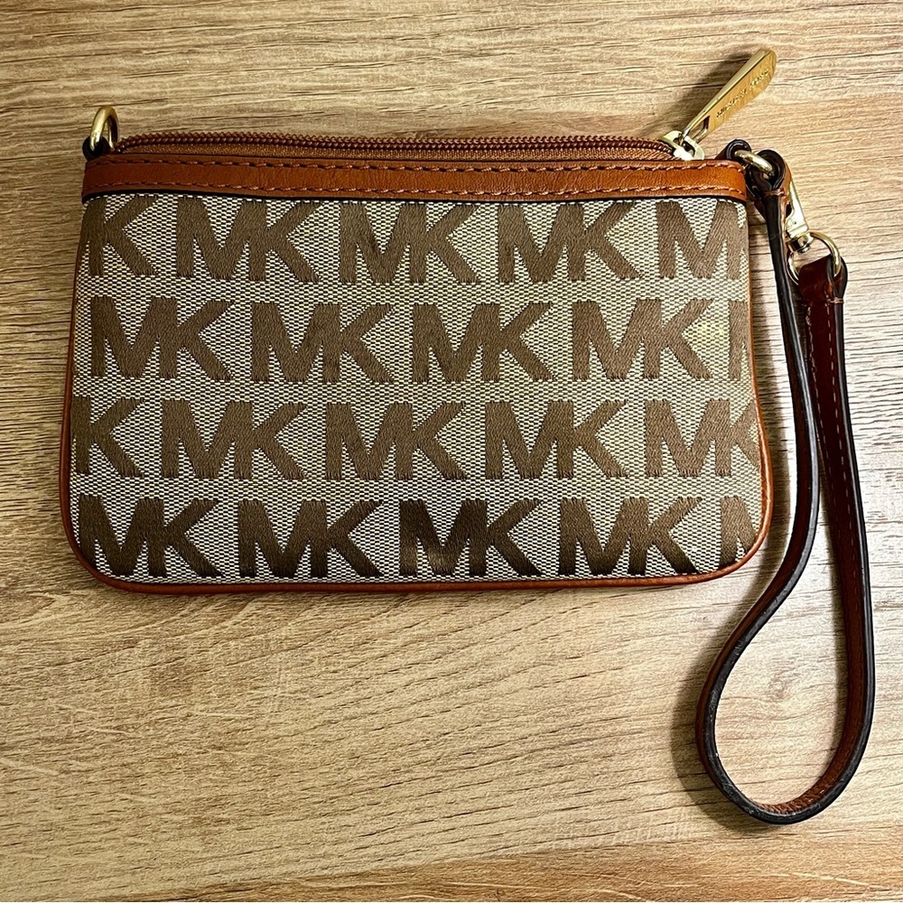 Michael Kors MK Signature Monogram Canvas Wristlet Wallet Corner Zip Taupe Brown - Picture 2 of 6